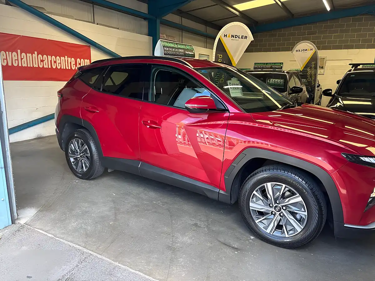 Used 2022 Hyundai Tucson Se Connect Red - Interior and Exterior details 16