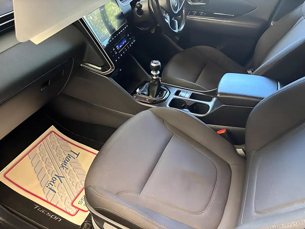 Used 2022 Hyundai Tucson Se Connect Red - Interior and Exterior details 17