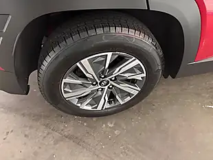 Used 2022 Hyundai Tucson Se Connect Red - Interior and Exterior details 9