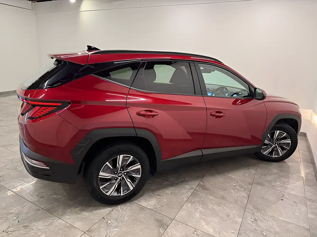 Used 2022 Hyundai Tucson Se Connect Red - Interior and Exterior details 8