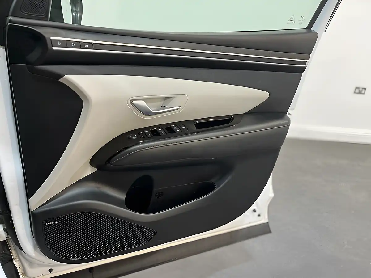 Used 2022 Hyundai Tucson Ultimate White - Interior and Exterior details 10