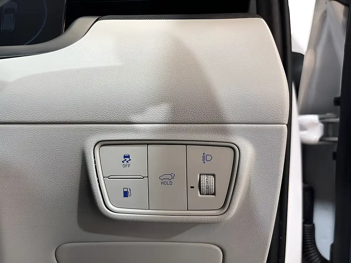 Used 2022 Hyundai Tucson Ultimate White - Interior and Exterior details 12