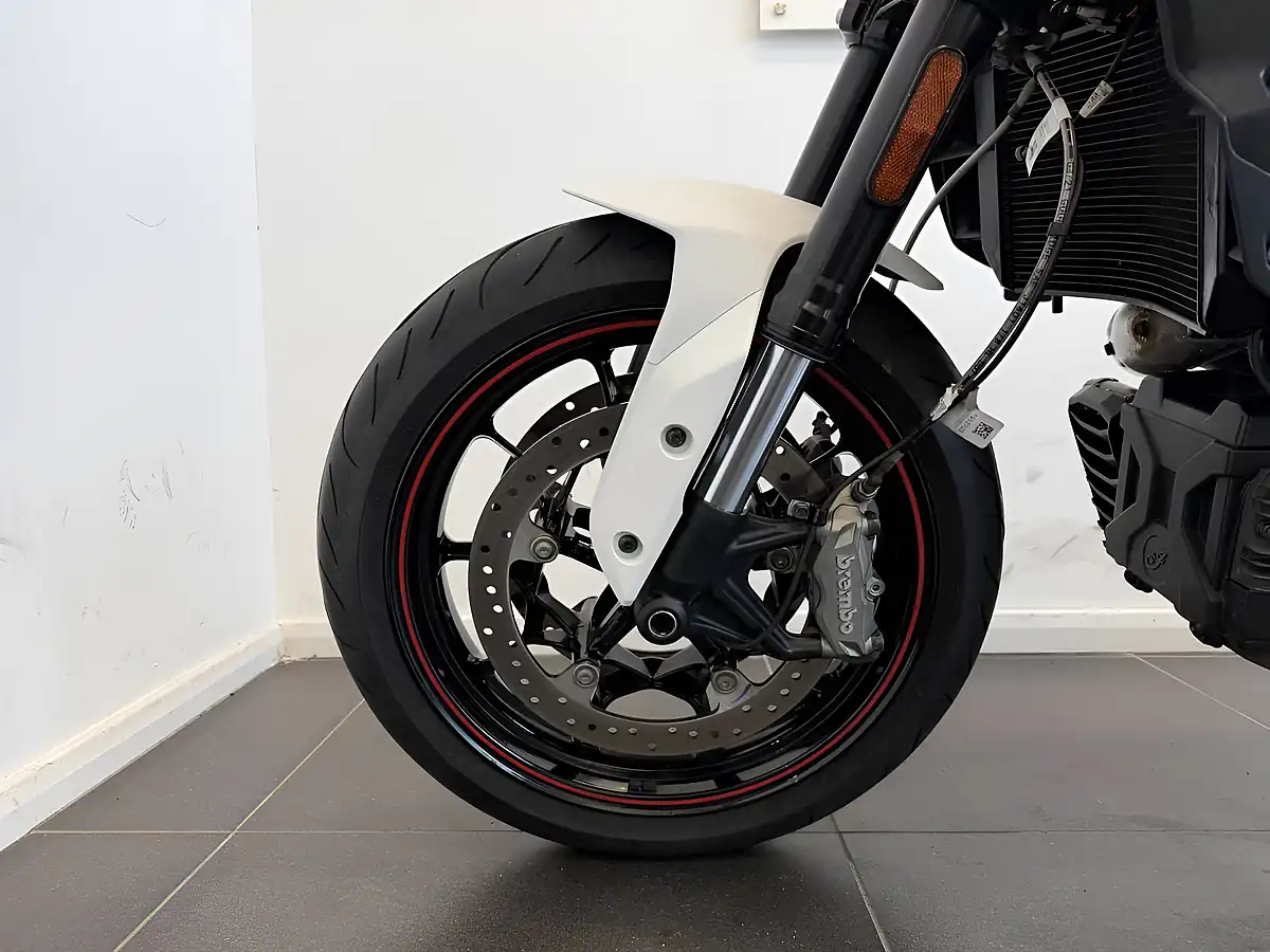 Used 2022 Indian FTR1200 S White Smoke - Interior and Exterior details 10