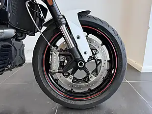 Used 2022 Indian FTR1200 S White Smoke - Interior and Exterior details 4