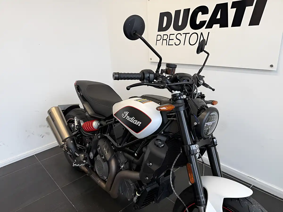 Used 2022 Indian FTR1200 S White Smoke - Interior and Exterior details 5