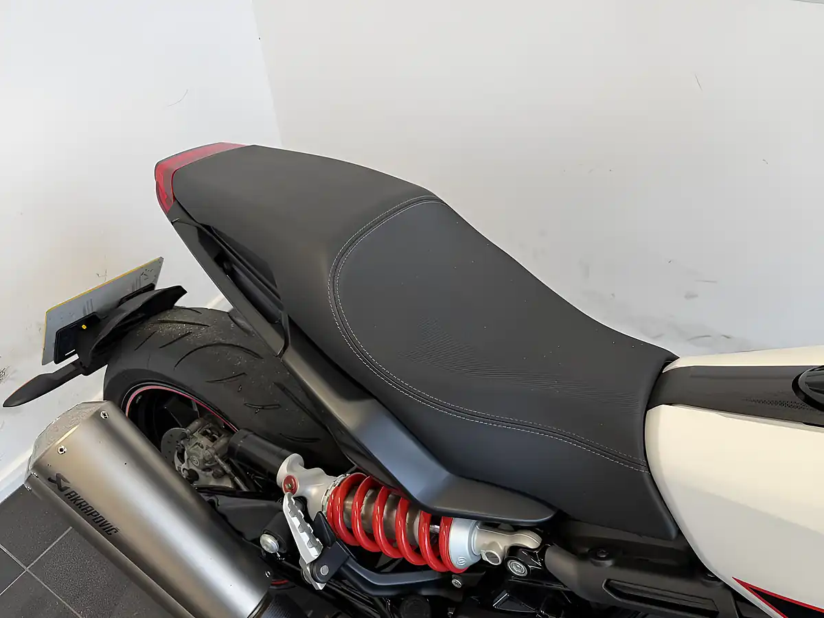 Used 2022 Indian FTR1200 S White Smoke - Interior and Exterior details 8