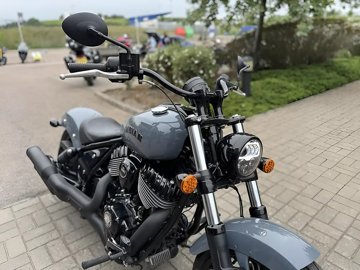 Used 2022 Indian Motorcycle Chief Dark Horse Grey - Interior and Exterior details 11