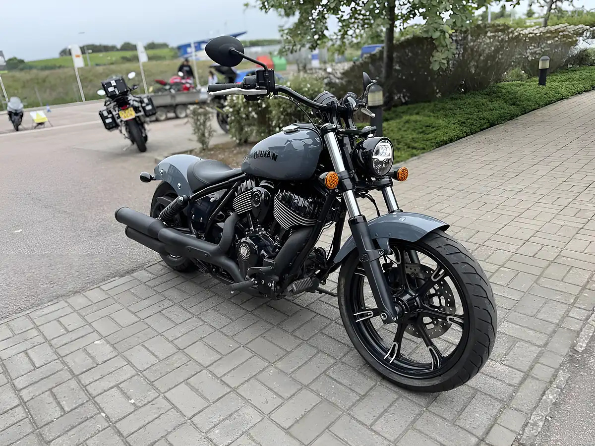 Used 2022 Indian Motorcycle Chief Dark Horse Grey - Interior and Exterior details 3