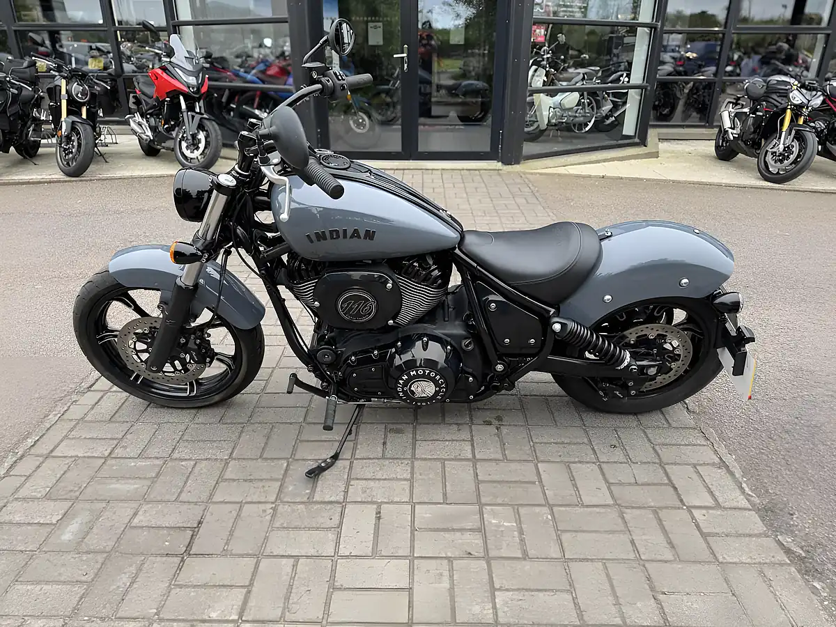 Used 2022 Indian Motorcycle Chief Dark Horse Grey - Interior and Exterior details 5