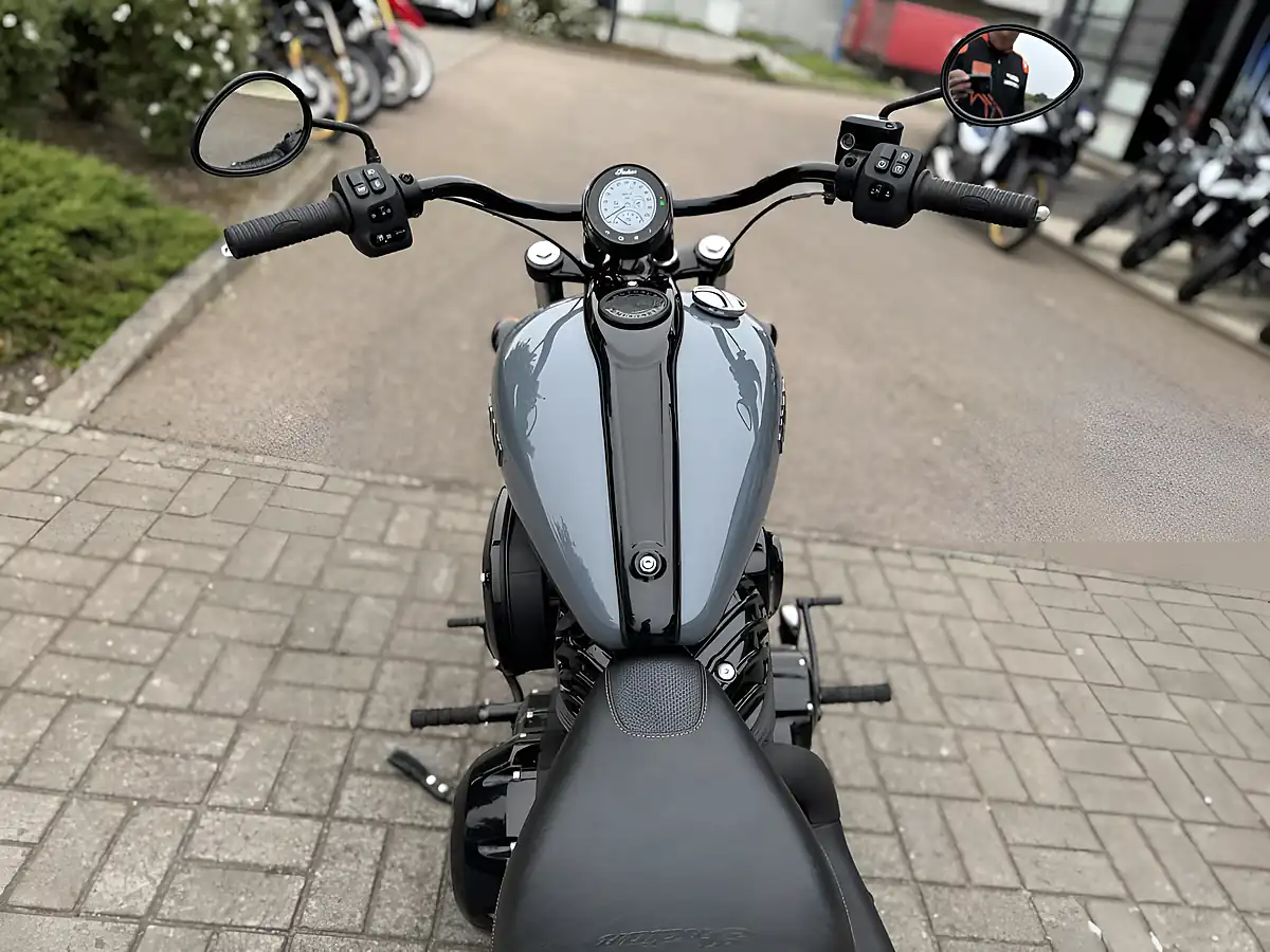 Used 2022 Indian Motorcycle Chief Dark Horse Grey - Interior and Exterior details 7