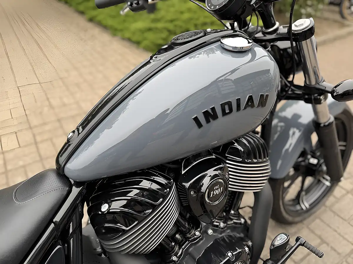 Used 2022 Indian Motorcycle Chief Dark Horse Grey - Interior and Exterior details 9