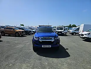 Used 2022 Isuzu D-Max 4X4 D-Cab Blue - Interior and Exterior details 3