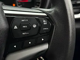 Used 2022 Isuzu D-Max DL20 Silver - Interior and Exterior details 13