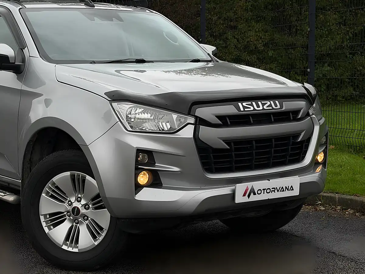 Used 2022 Isuzu D-Max DL20 Silver - Interior and Exterior details 6