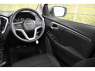 Used 2022 Isuzu D-Max DL20 White - Interior and Exterior details 12