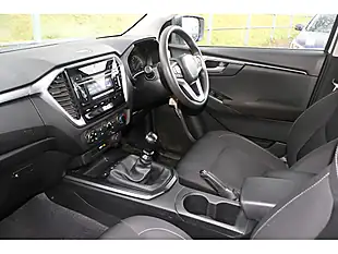 Used 2022 Isuzu D-Max DL20 White - Interior and Exterior details 15
