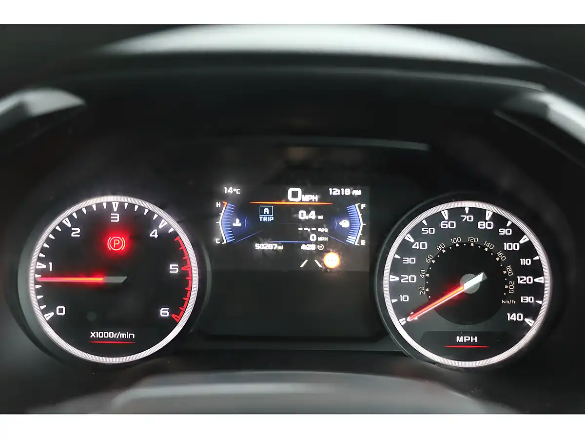Used 2022 Isuzu D-Max DL20 White - Interior and Exterior details 7