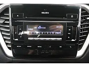 Used 2022 Isuzu D-Max DL20 White - Interior and Exterior details 8