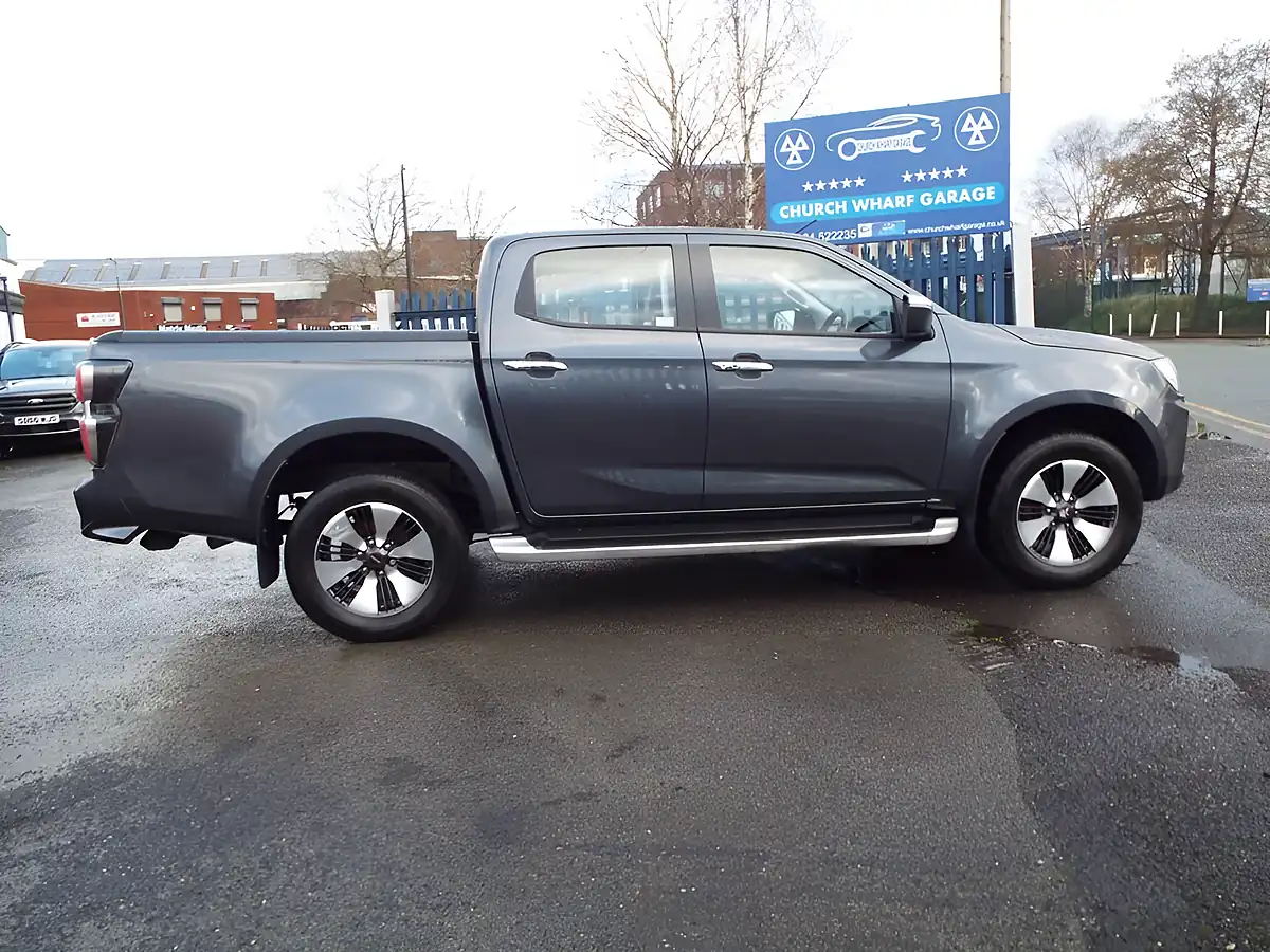Used 2022 Isuzu D-Max DL40 Grey - Interior and Exterior details 10