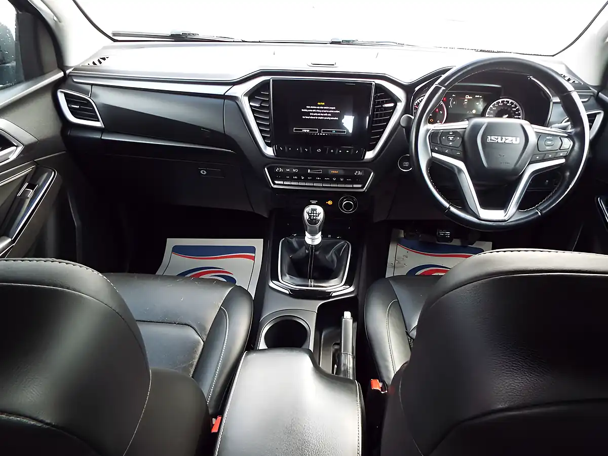 Used 2022 Isuzu D-Max DL40 Grey - Interior and Exterior details 13