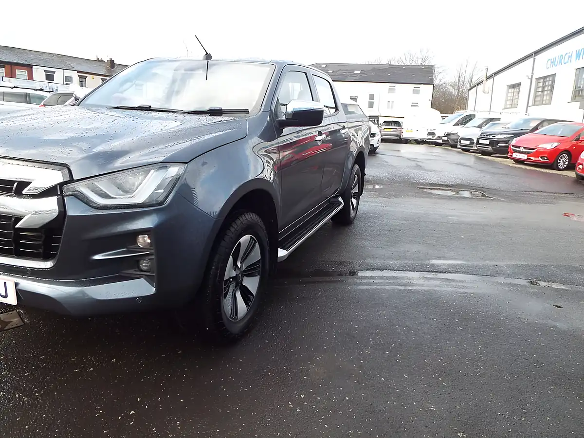 Used 2022 Isuzu D-Max DL40 Grey - Interior and Exterior details 15