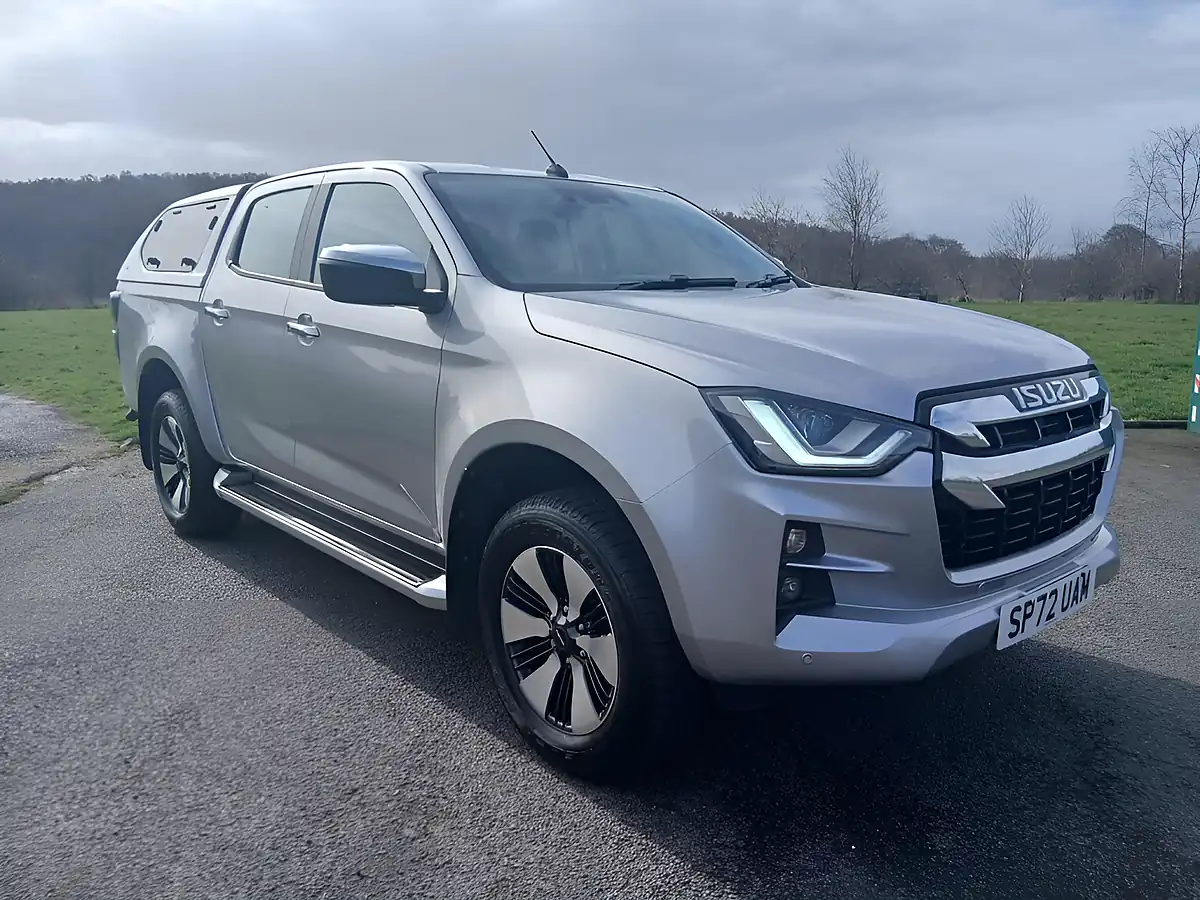 Used 2022 Isuzu D-Max DL40 Silver - Front View