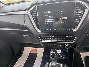 Used 2022 Isuzu D-Max DL40 Silver - Interior and Exterior details 11