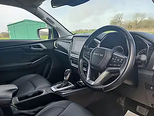 Used 2022 Isuzu D-Max DL40 Silver - Interior and Exterior details 14