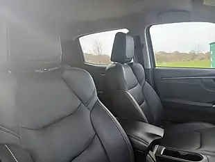 Used 2022 Isuzu D-Max DL40 Silver - Interior and Exterior details 15