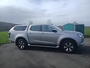 Used 2022 Isuzu D-Max DL40 Silver - Interior and Exterior details 2