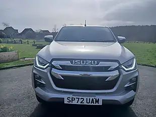 Used 2022 Isuzu D-Max DL40 Silver - Interior and Exterior details 3