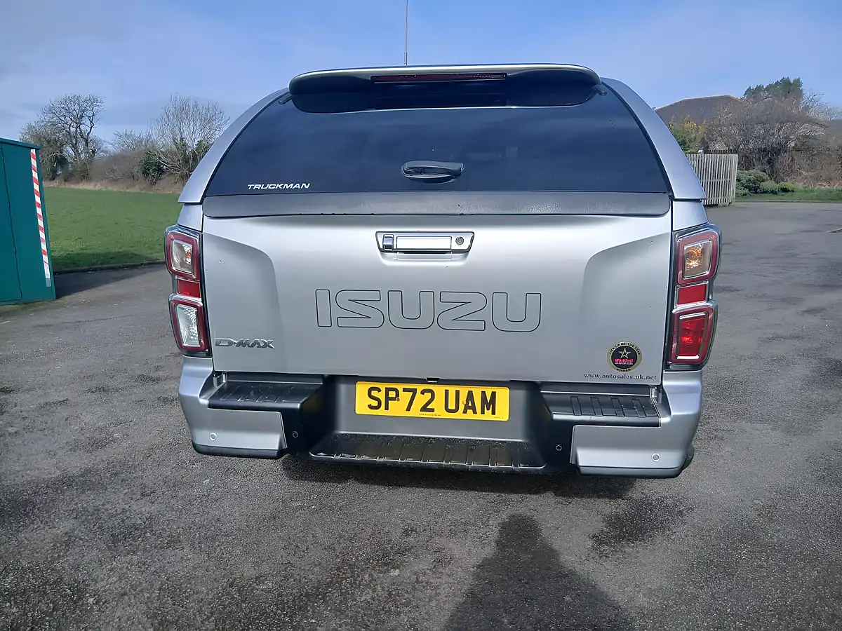 Used 2022 Isuzu D-Max DL40 Silver - Interior and Exterior details 6