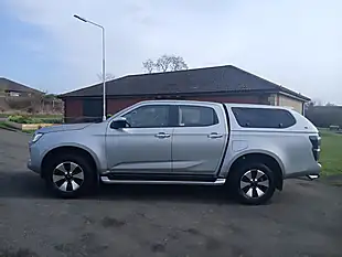 Used 2022 Isuzu D-Max DL40 Silver - Interior and Exterior details 7