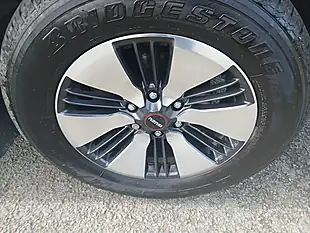 Used 2022 Isuzu D-Max DL40 Silver - Interior and Exterior details 9