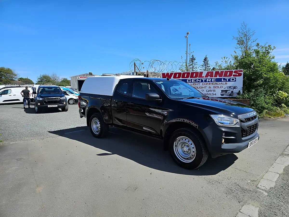 Used 2022 Isuzu D-Max Utility Diff Lock Extended Cab Black - Front View
