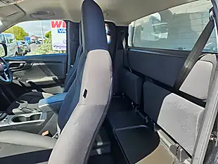 Used 2022 Isuzu D-Max Utility Diff Lock Extended Cab Black - Interior and Exterior details 11