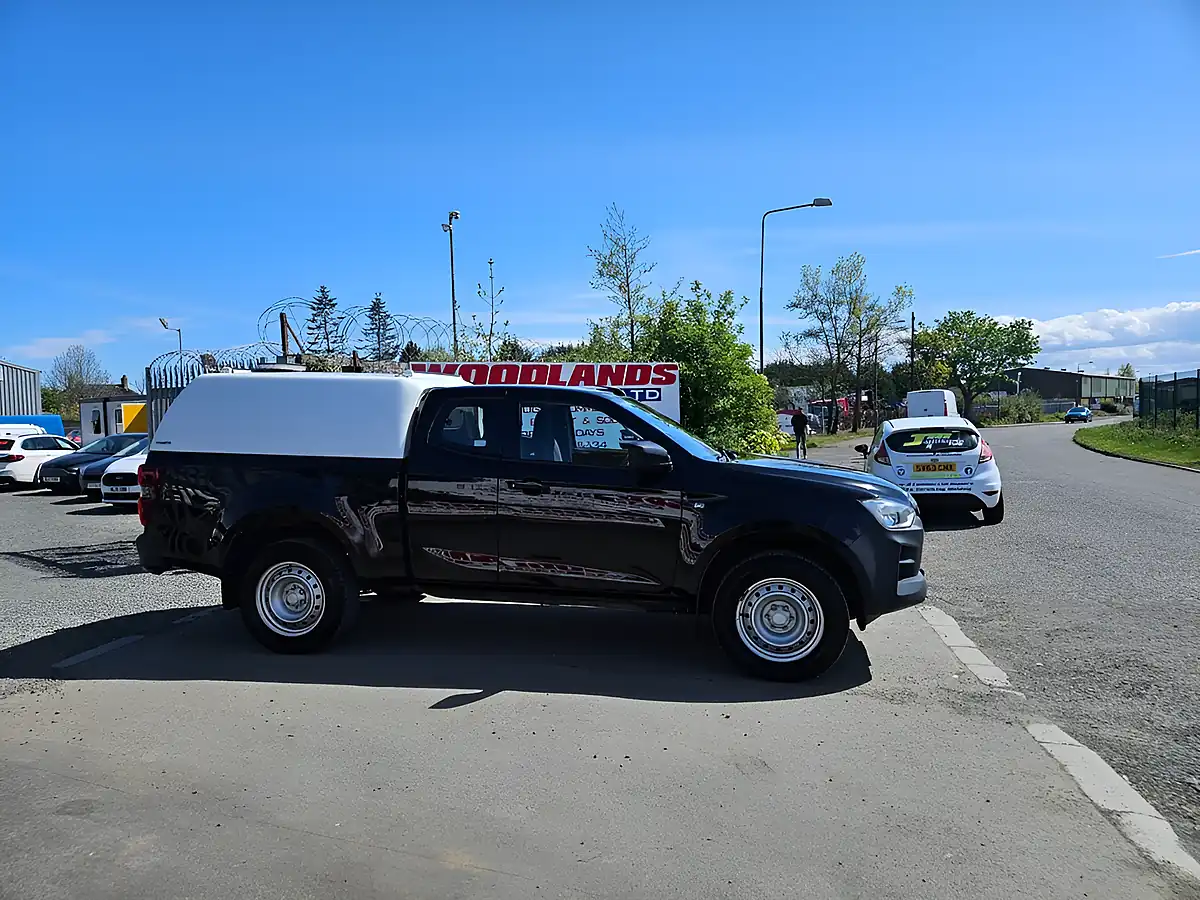 Used 2022 Isuzu D-Max Utility Diff Lock Extended Cab Black - Interior and Exterior details 2