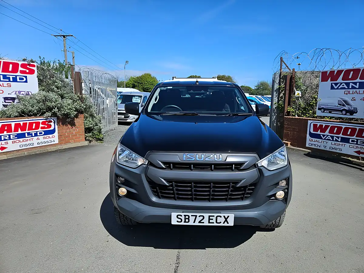 Used 2022 Isuzu D-Max Utility Diff Lock Extended Cab Black - Interior and Exterior details 3
