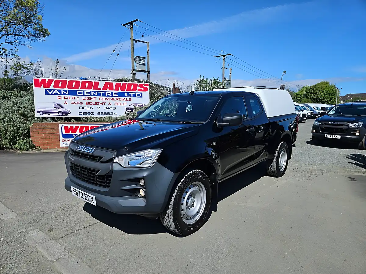 Used 2022 Isuzu D-Max Utility Diff Lock Extended Cab Black - Interior and Exterior details 4