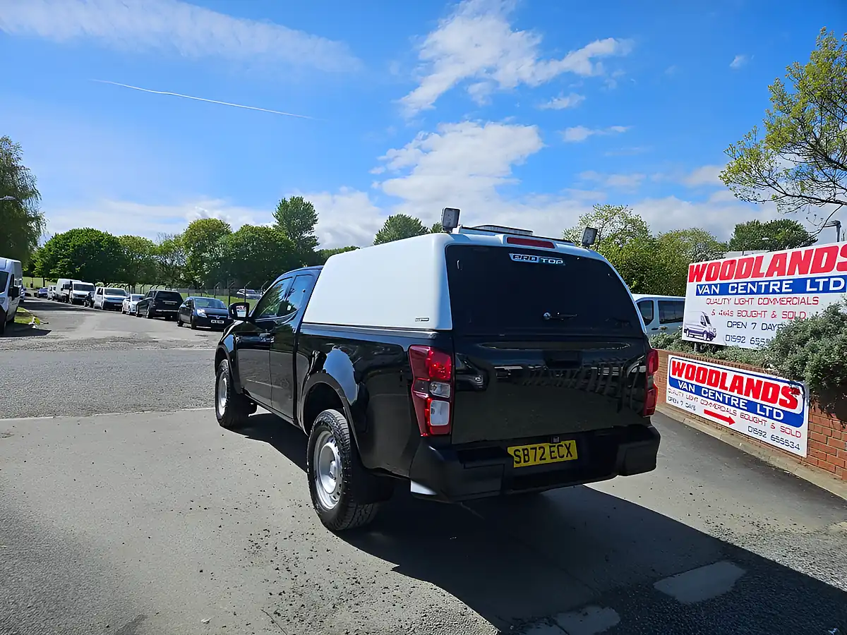 Used 2022 Isuzu D-Max Utility Diff Lock Extended Cab Black - Interior and Exterior details 6