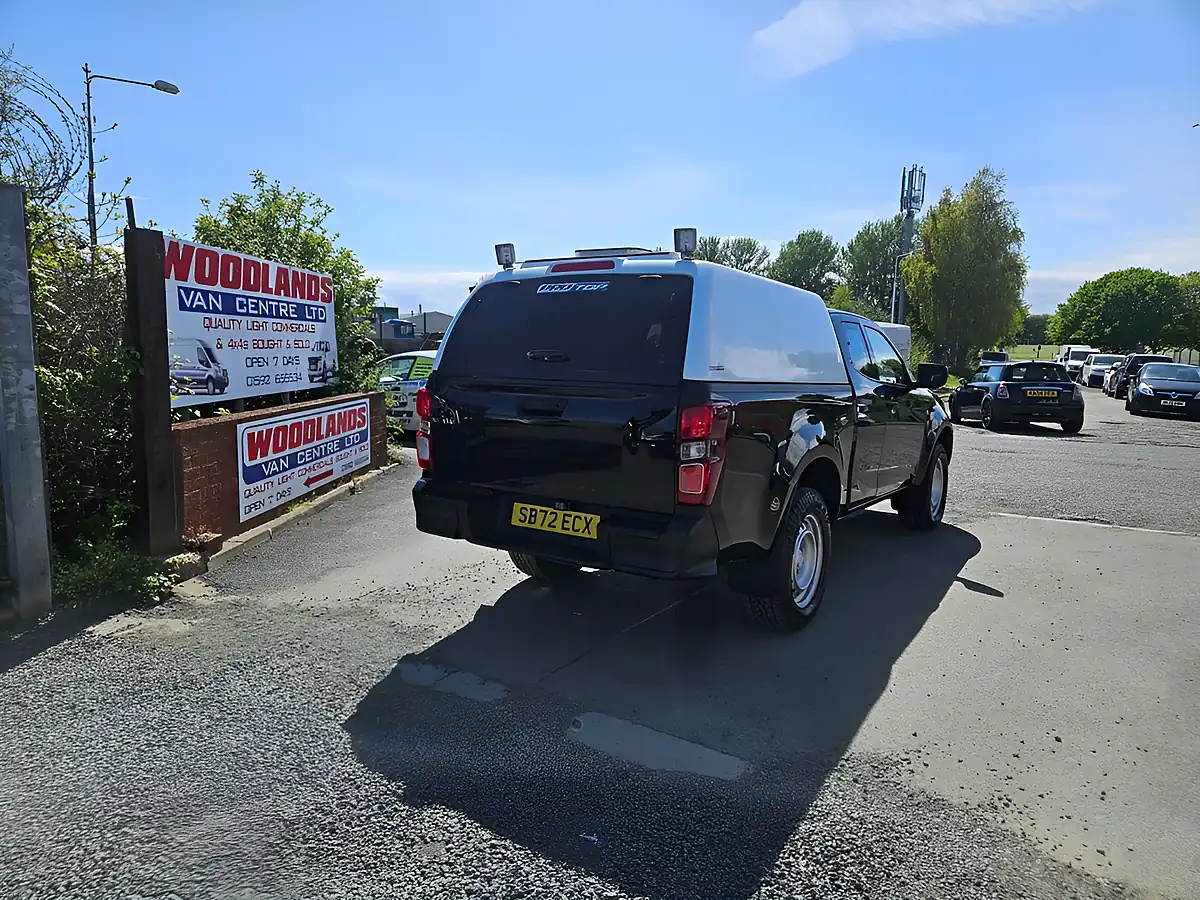 Used 2022 Isuzu D-Max Utility Diff Lock Extended Cab Black - Interior and Exterior details 8
