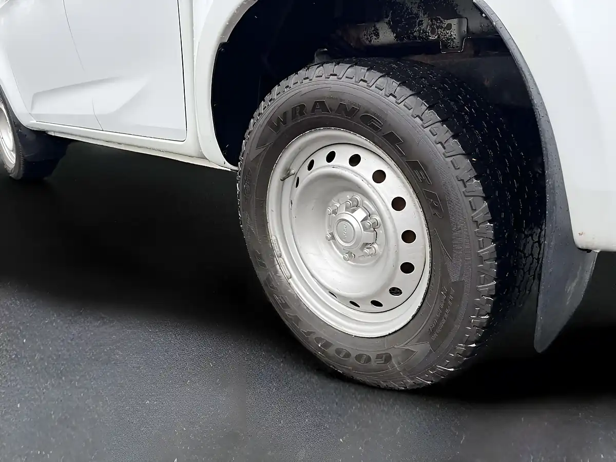 Used 2022 Isuzu D-Max Utility Diff Lock White - Interior and Exterior details 15