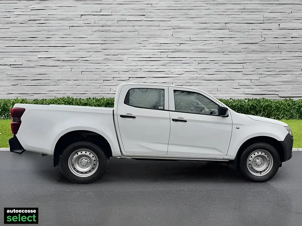 Used 2022 Isuzu D-Max Utility Diff Lock White - Interior and Exterior details 3