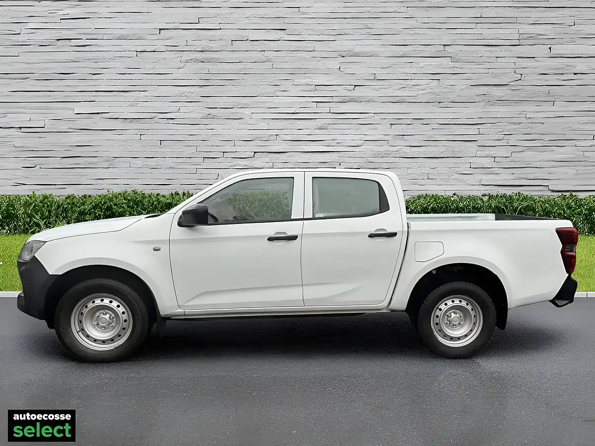 Used 2022 Isuzu D-Max Utility Diff Lock White - Interior and Exterior details 8
