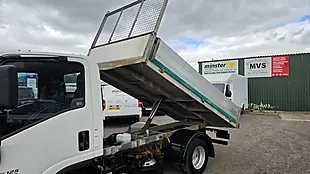 Used 2022 Isuzu Grafter N35 125 S Swb Tipper White - Interior and Exterior details 11