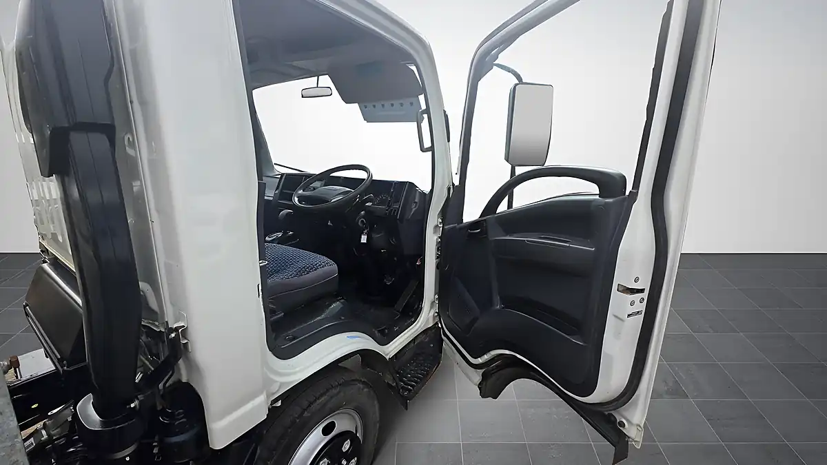 Used 2022 Isuzu Grafter N35 125 S Swb Tipper White - Interior and Exterior details 14