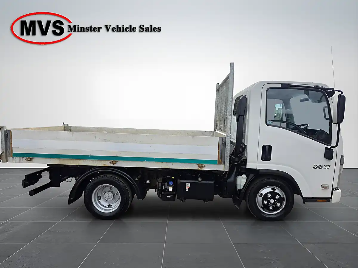 Used 2022 Isuzu Grafter N35 125 S Swb Tipper White - Interior and Exterior details 3
