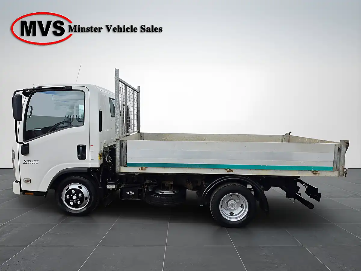 Used 2022 Isuzu Grafter N35 125 S Swb Tipper White - Interior and Exterior details 4