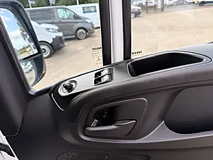 Used 2022 Iveco Daily 35 Lwb Alloy Dropside With 500kg Tail Lift White - Interior and Exterior details 15