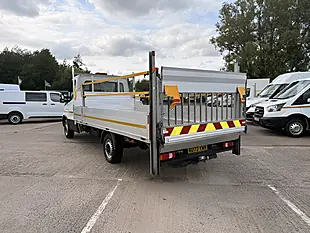 Used 2022 Iveco Daily 35 Lwb Alloy Dropside With 500kg Tail Lift White - Interior and Exterior details 6